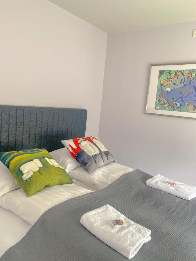 Enjoy Reykjavik Yellow Door Apartment Extérieur photo