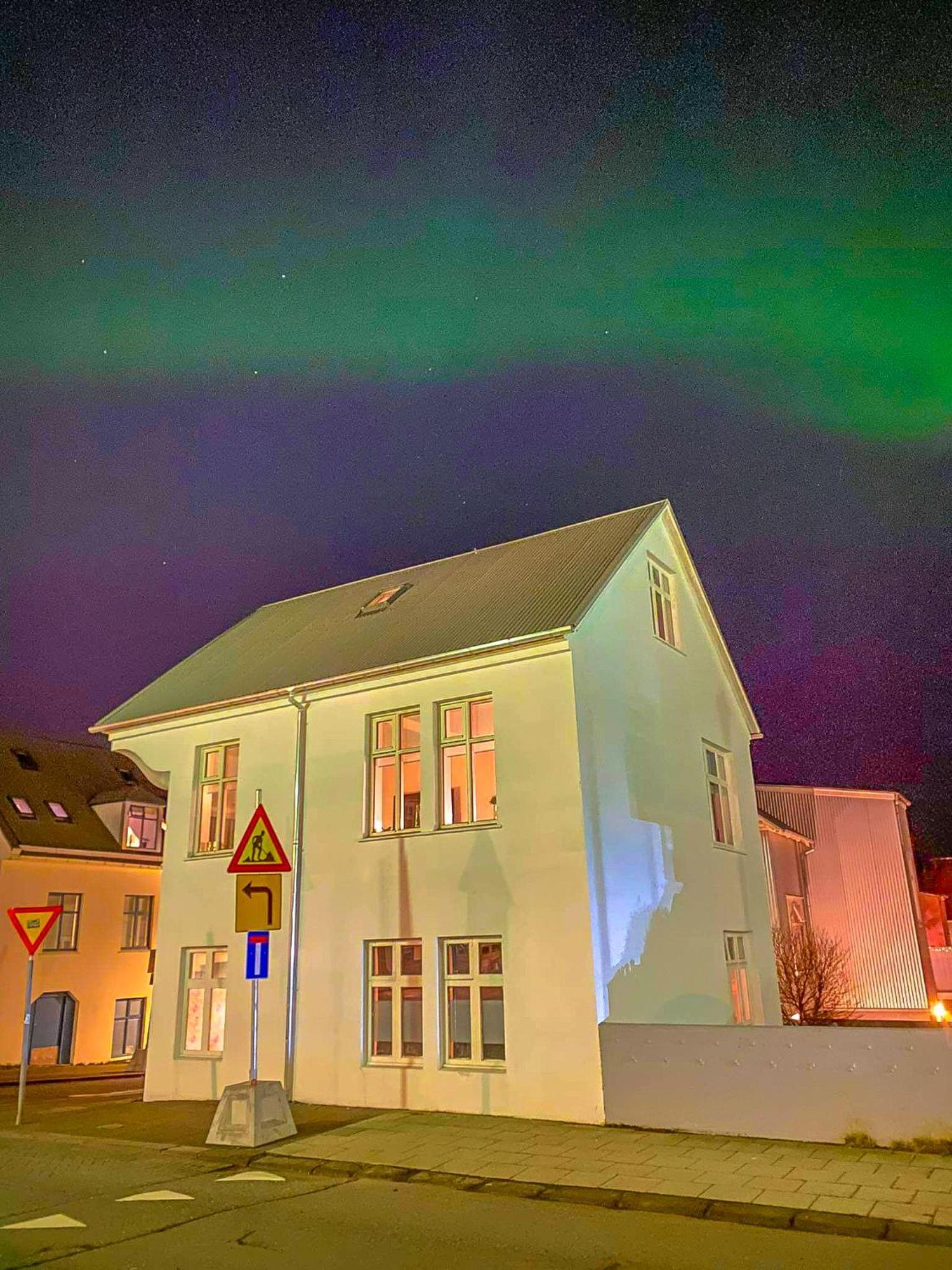 Enjoy Reykjavik Yellow Door Apartment Extérieur photo