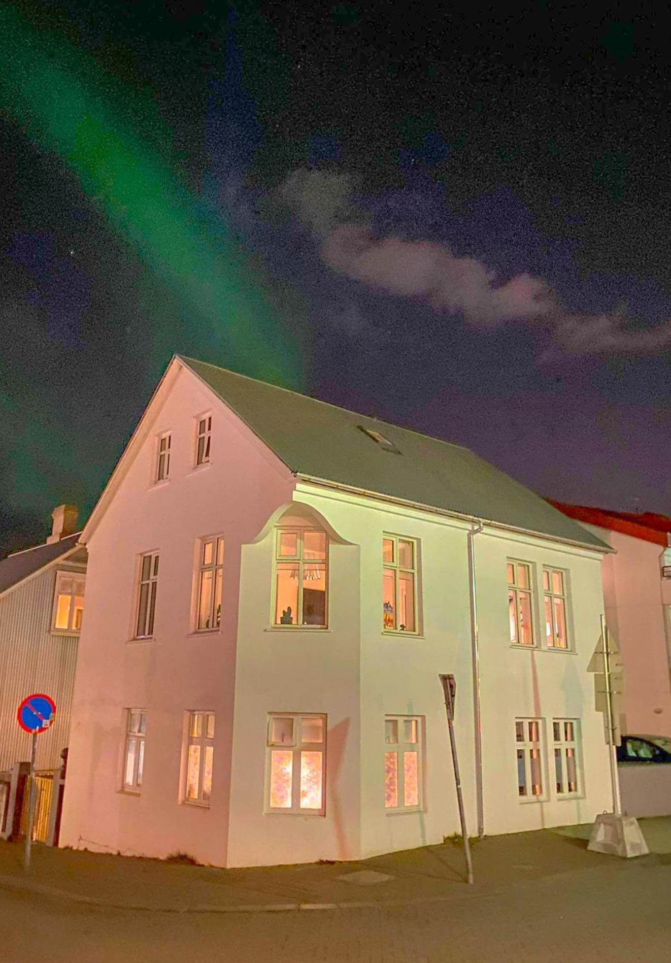 Enjoy Reykjavik Yellow Door Apartment Extérieur photo